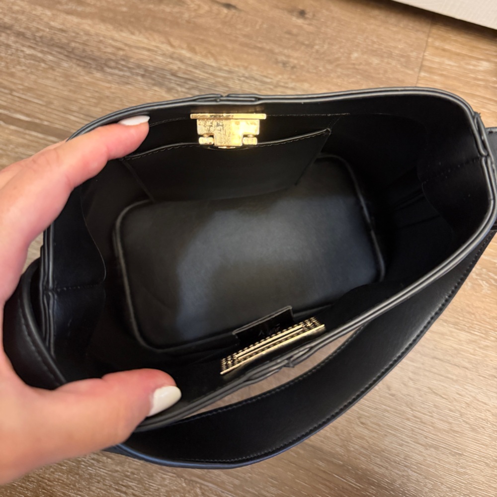 HUNDRED Japan Black Leather Bucket Shoulder Bag Gold Hardware Gancini Lock - Picture 6 of 11